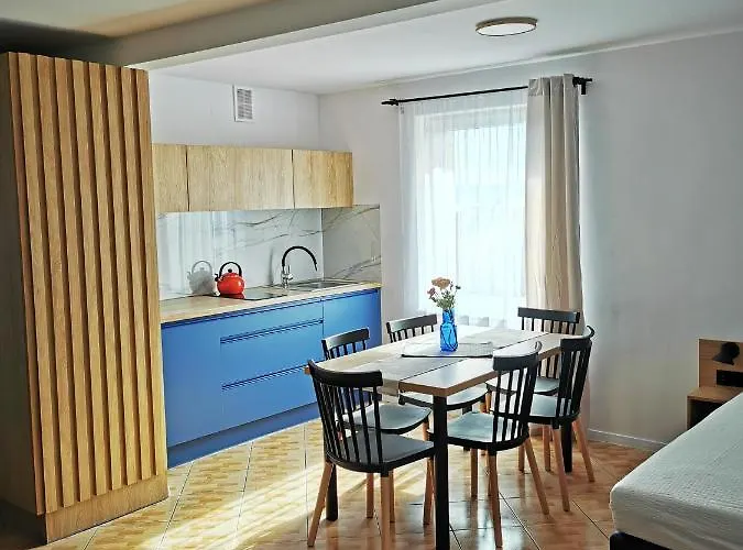 4 Pory Roku Rum i privatbostad Nadole (Pomerania)