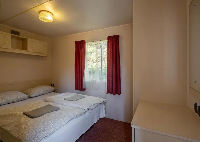 4 Pory Roku Rum i privatbostad Nadole (Pomerania)