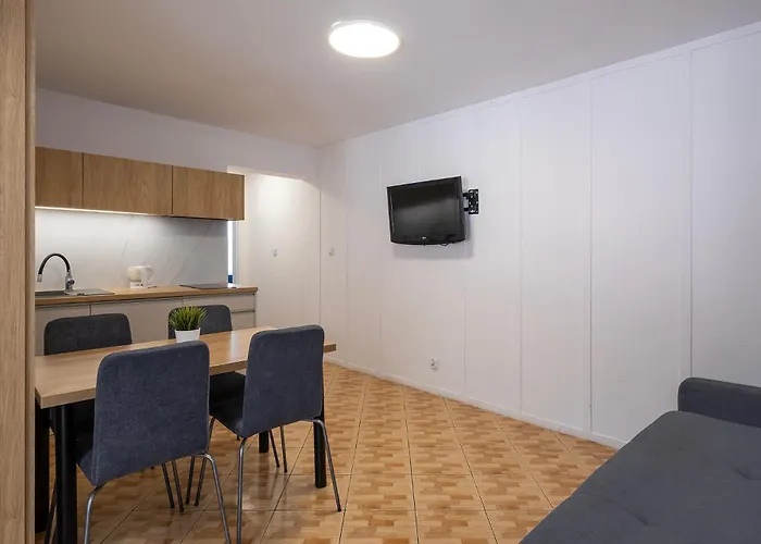 4 Pory Roku Rum i privatbostad Nadole (Pomerania)