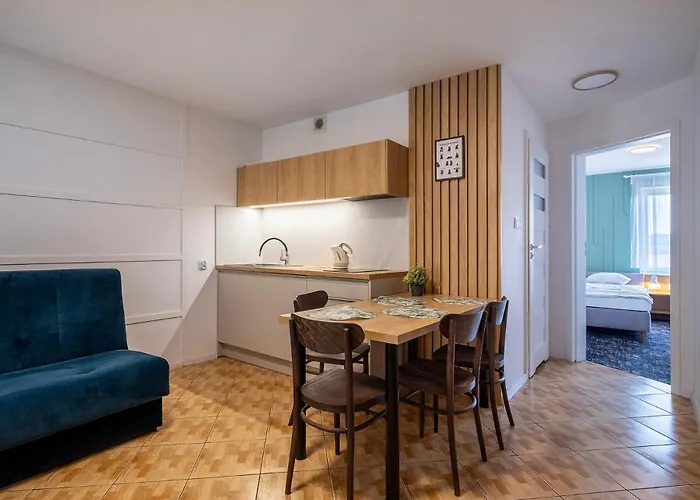 4 Pory Roku Rum i privatbostad Nadole (Pomerania)